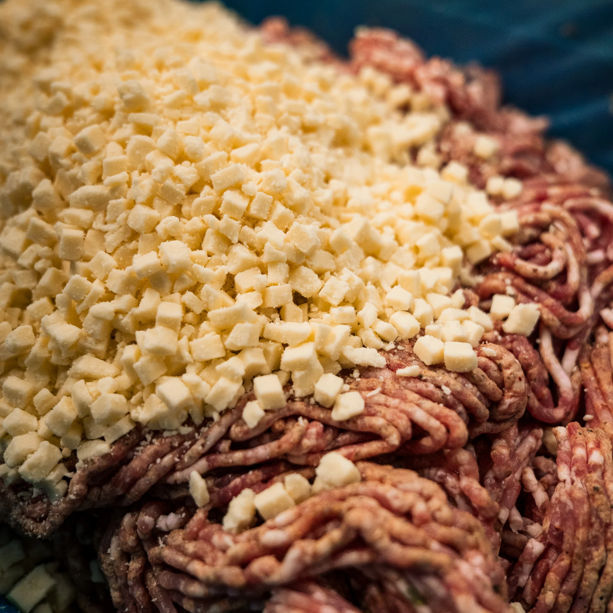 Case of 8 Hi-Temp Diced Mozzarella Cheese 2.5lb - Image 3